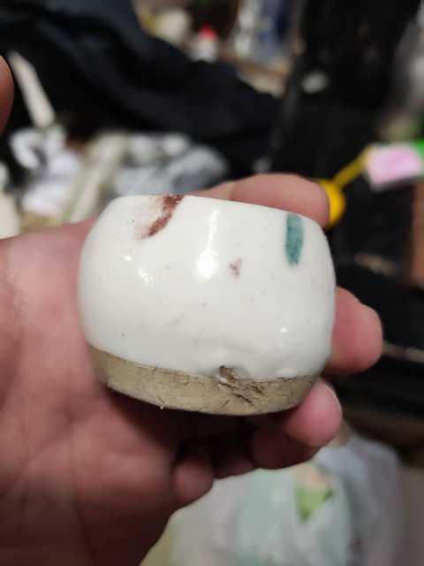古玩陶瓷解放初期白釉點(diǎn)彩奶鳥(niǎo)食杯拍賣(mài),當(dāng)前價(jià)格1元