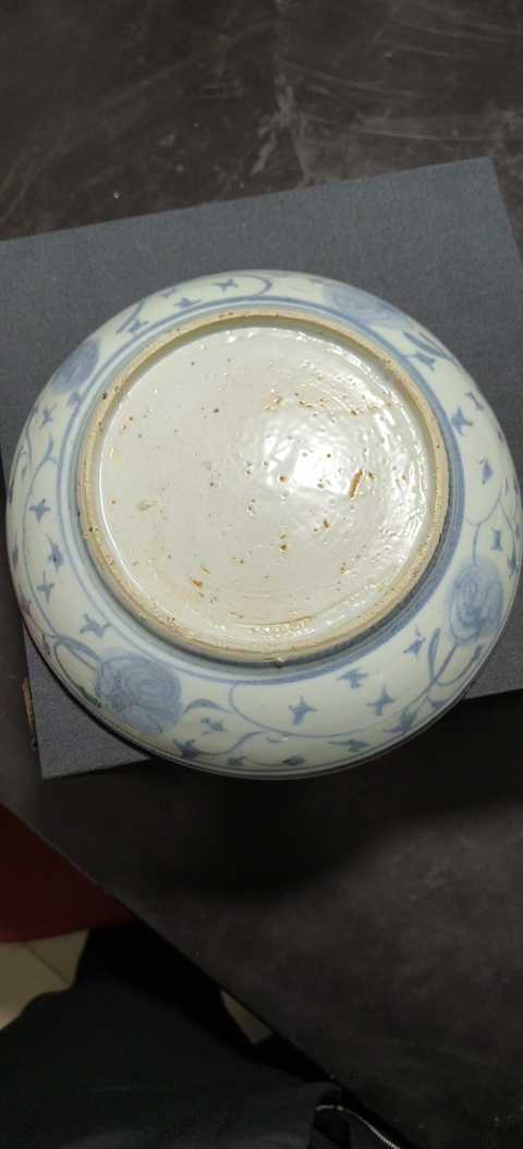 古玩陶瓷花卉紋青花盤真品鑒賞圖