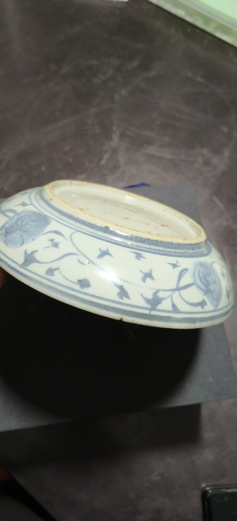 古玩陶瓷花卉紋青花盤真品鑒賞圖