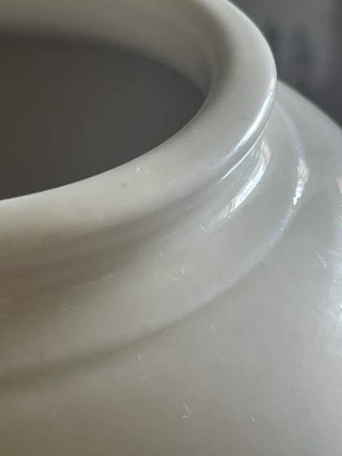 古玩陶瓷德化窯白釉瓶真品鑒賞圖