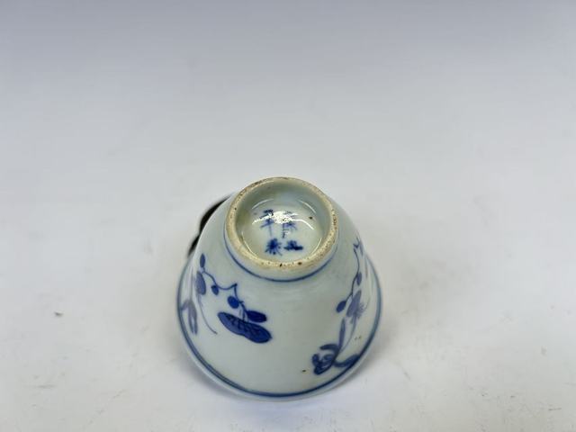 古玩陶瓷清中期·青花梔子花鈴鐺杯真品鑒賞圖