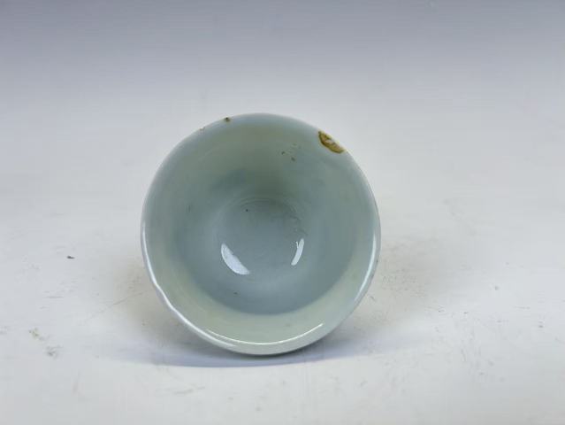 古玩陶瓷清中期·青花梔子花鈴鐺杯真品鑒賞圖