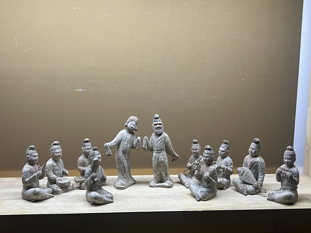 古玩陶瓷隋唐·胡人樂技俑一組拍賣,當前價格150000元