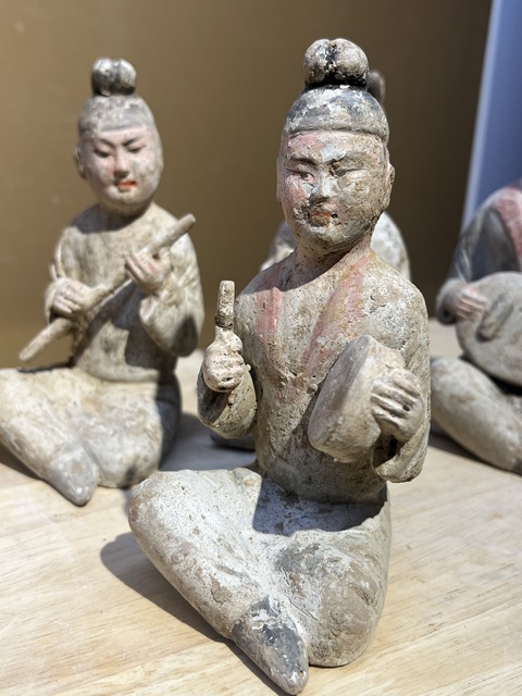 古玩陶瓷隋唐·胡人樂技俑一組拍賣,當前價格150000元