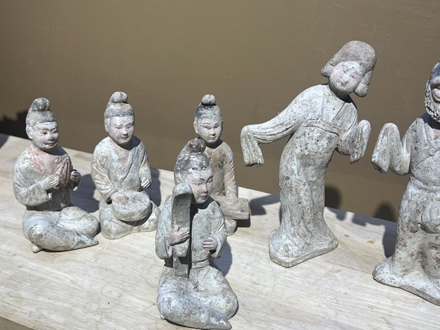 古玩陶瓷隋唐·胡人樂技俑一組拍賣,當前價格150000元