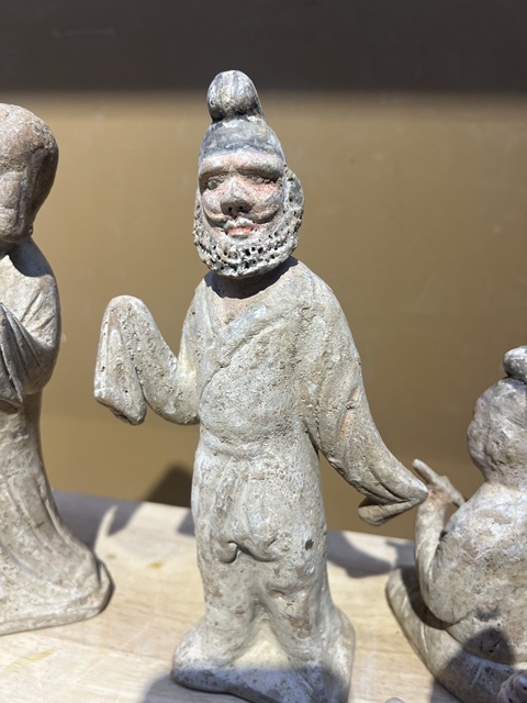 古玩陶瓷隋唐·胡人樂技俑一組拍賣,當前價格150000元