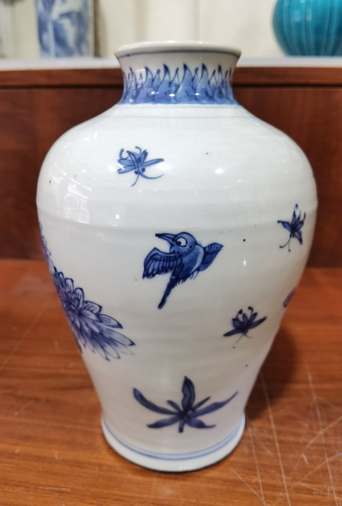 古玩陶瓷花鳥紋青花梅瓶真品鑒賞圖
