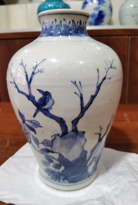 古玩陶瓷花鳥紋青花梅瓶真品鑒賞圖
