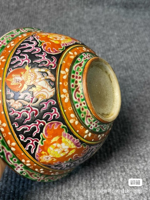 古玩陶瓷粉彩佛教人物碗真品鑒賞圖