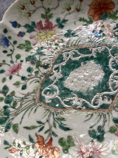 古玩陶瓷粉彩花卉紋貢盤真品鑒賞圖