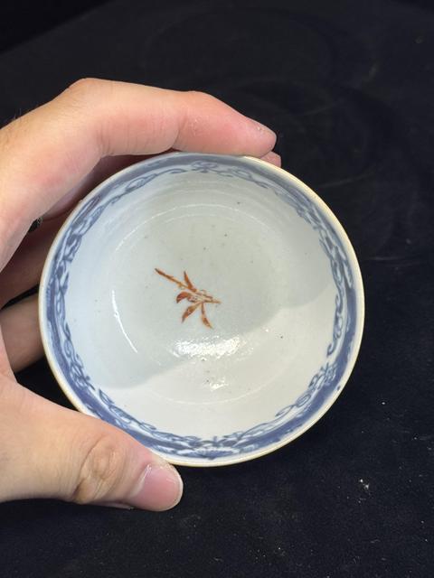 古玩陶瓷乾隆廣彩杯真品鑒賞圖