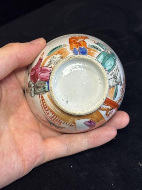 古玩陶瓷乾隆廣彩杯真品鑒賞圖