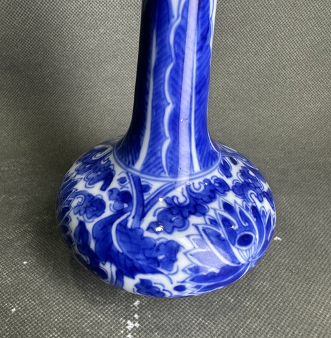 古玩陶瓷花卉紋青花荸薺瓶真品鑒賞圖