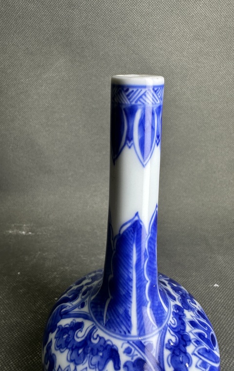 古玩陶瓷花卉紋青花荸薺瓶真品鑒賞圖