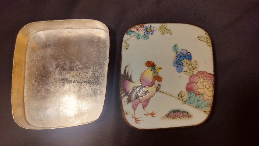 古玩雜項銀（或銅鎏銀）鑲晚清粉彩瓷片真品鑒賞圖