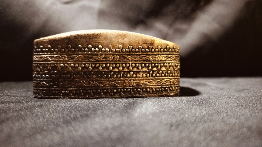 古玩雜項銀（或銅鎏銀）鑲晚清粉彩瓷片真品鑒賞圖