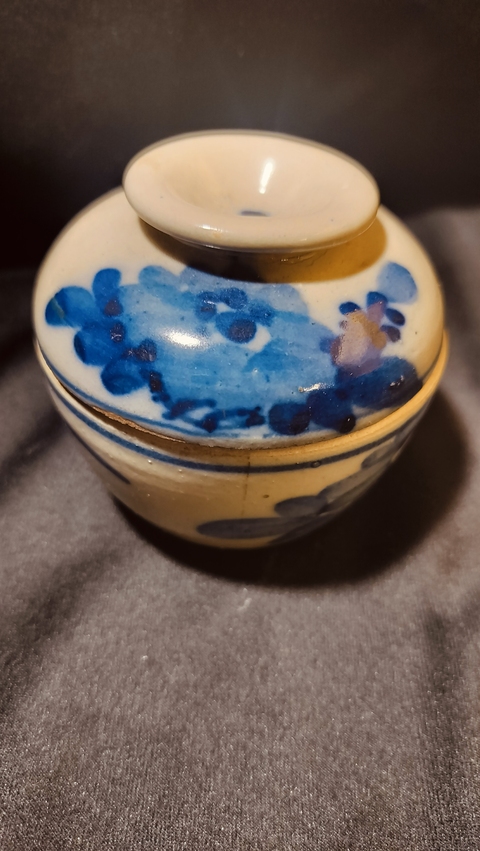 古玩陶瓷青花花卉紋蓋罐真品鑒賞圖