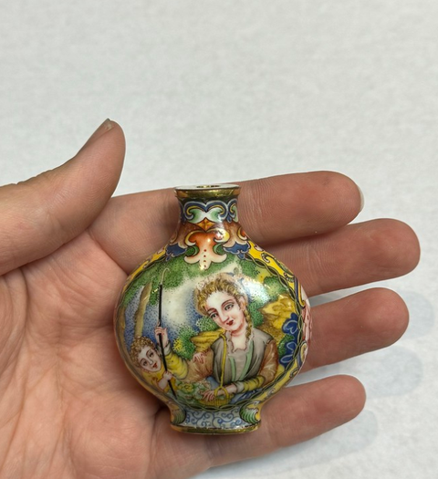 古玩陶瓷銅胎畫琺瑯西洋人物鼻煙壺真品鑒賞圖