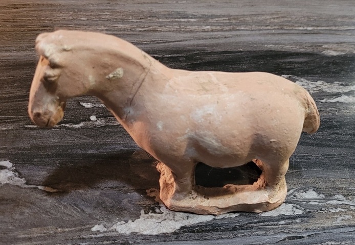 古玩陶瓷圈足立馬俑真品鑒賞圖