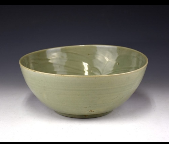 古玩陶瓷明代青釉碗真品鑒賞圖