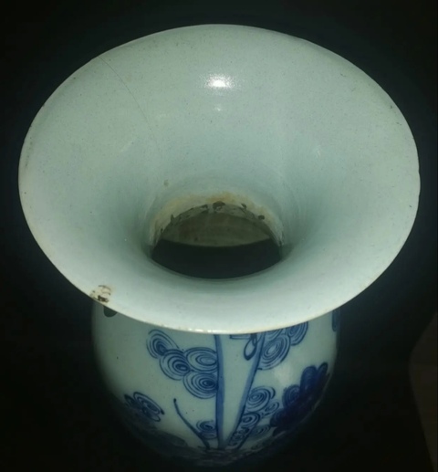 古玩陶瓷豆青釉青花麒麟雙耳撇口瓶真品鑒賞圖