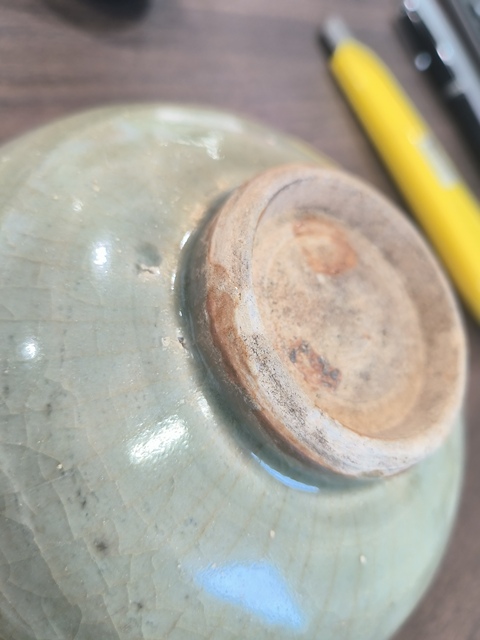 古玩陶瓷龍泉青瓷刻花碗真品鑒賞圖