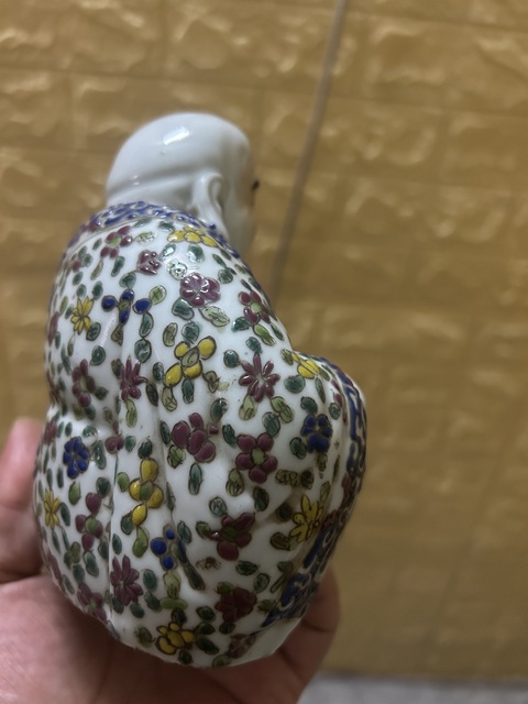 古玩陶瓷清末民初粉彩彌勒佛瓷塑真品鑒賞圖