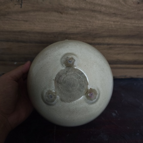 古玩陶瓷白釉三乳足缽式香爐真品鑒賞圖