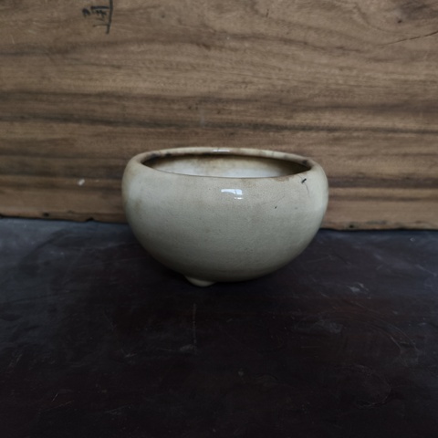 古玩陶瓷白釉三乳足缽式香爐真品鑒賞圖