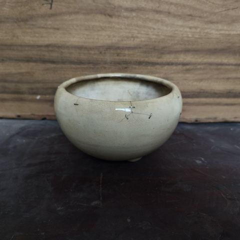 古玩陶瓷白釉三乳足缽式香爐真品鑒賞圖