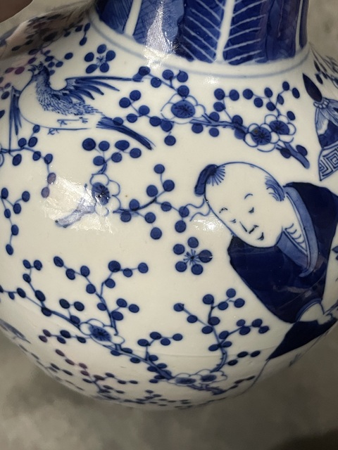 古玩陶瓷青花童子抱瓶圖天球瓶真品鑒賞圖