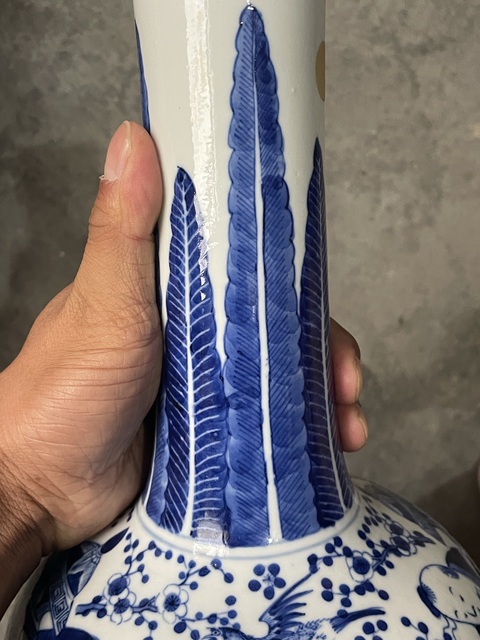 古玩陶瓷青花童子抱瓶圖天球瓶真品鑒賞圖