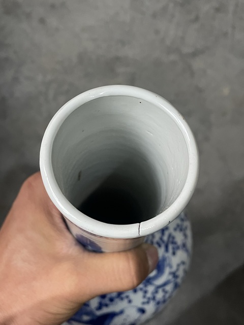 古玩陶瓷青花童子抱瓶圖天球瓶真品鑒賞圖