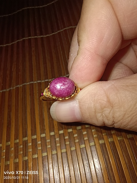 古玩玉器紅寶石戒指真品鑒賞圖