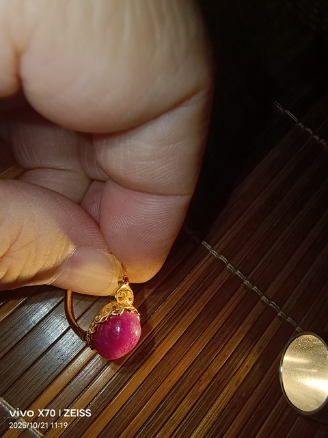 古玩玉器紅寶石戒指真品鑒賞圖