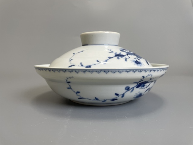 古玩陶瓷清光緒 青花花卉紋蓋碗（官）真品鑒賞圖