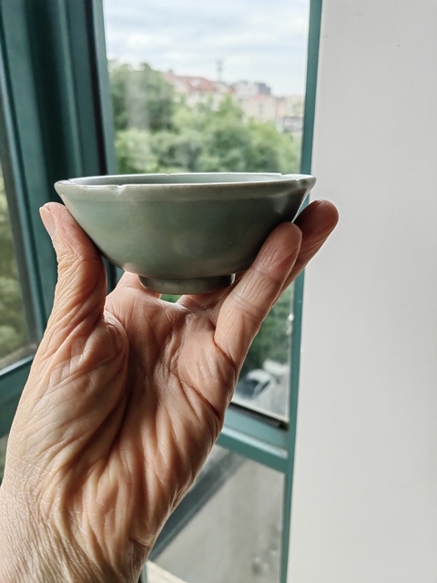 古玩陶瓷龍泉青瓷葵口碗真品鑒賞圖