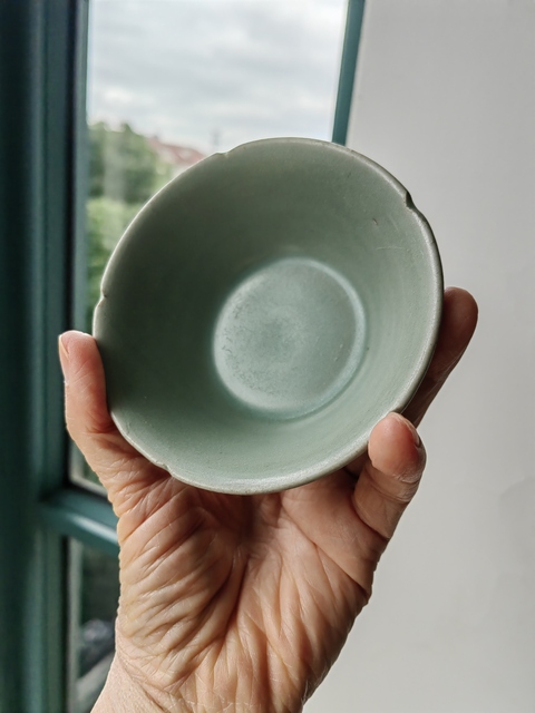 古玩陶瓷龍泉青瓷葵口碗真品鑒賞圖