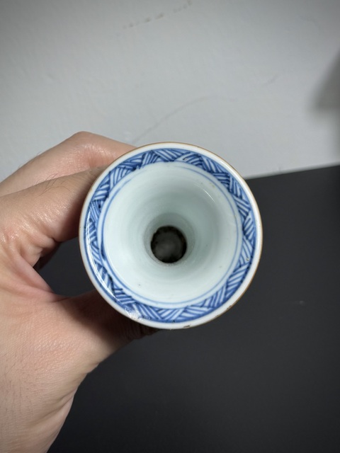 古玩陶瓷青花淡描花卉紋花觚真品鑒賞圖