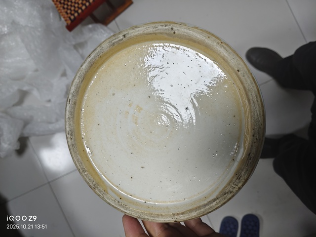 古玩陶瓷人物紋廣彩瓶真品鑒賞圖
