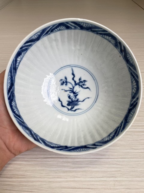 古玩陶瓷清康熙 青花四季花卉紋瓜楞碗真品鑒賞圖