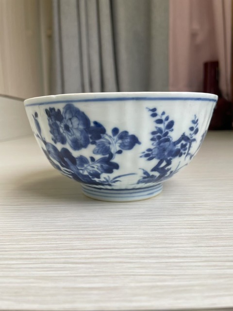 古玩陶瓷清康熙 青花四季花卉紋瓜楞碗真品鑒賞圖