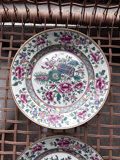 古玩陶瓷粉彩花卉紋折沿盤真品鑒賞圖