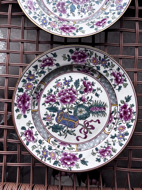 古玩陶瓷粉彩花卉紋折沿盤真品鑒賞圖