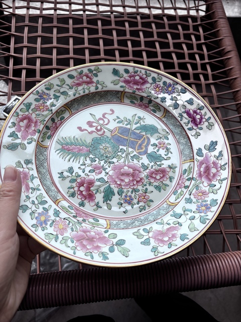 古玩陶瓷粉彩花卉紋折沿盤真品鑒賞圖