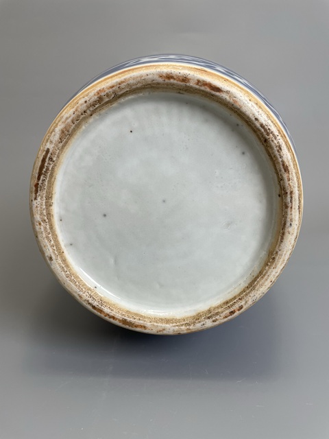 古玩陶瓷清乾隆 吹藍釉青花蒼龍教子圖觀音瓶真品鑒賞圖