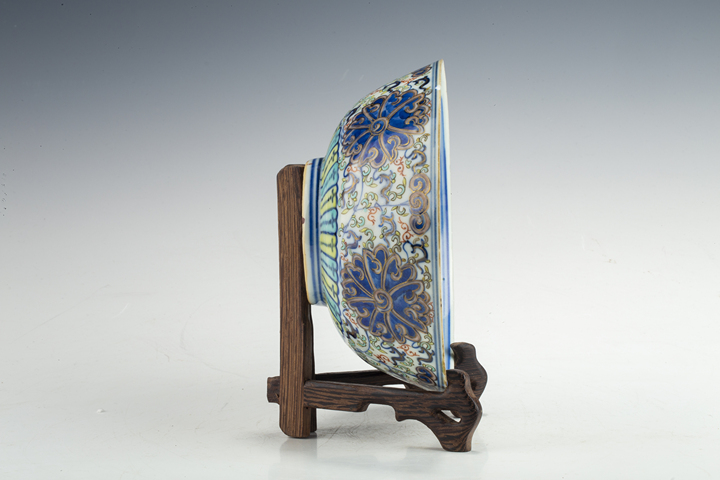 古玩陶瓷清光緒·青花加彩纏枝蓮紋碗真品鑒賞圖