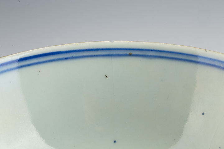 古玩陶瓷清光緒·青花加彩纏枝蓮紋碗真品鑒賞圖