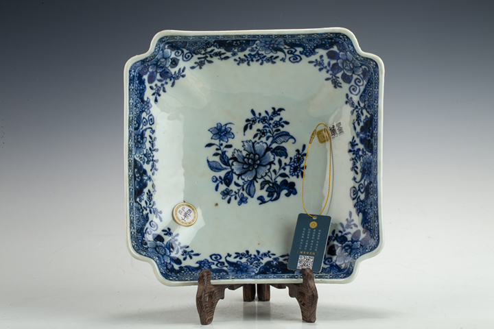 古玩陶瓷清中·青花山水花卉紋四方倭角碗真品鑒賞圖