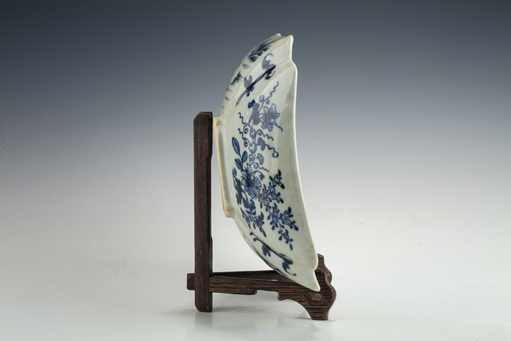 古玩陶瓷清中·青花山水花卉紋四方倭角碗真品鑒賞圖